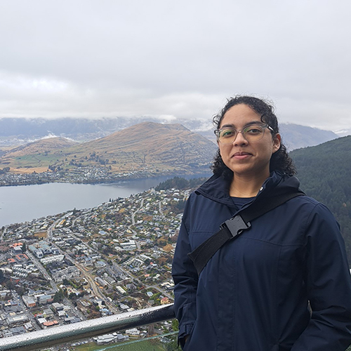 kaiya-in-front-of-the-lake-wakatipu-500x500.jpg