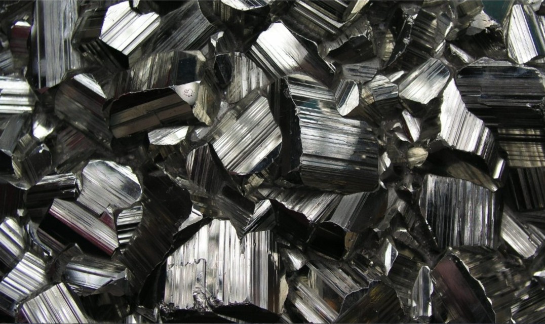 a closeup on a pile of shiny chunks of coal